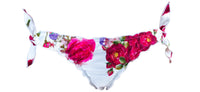Slip bikini Eva con rose rosse su bianco shiny — bordi frou frou e laccetti laterali